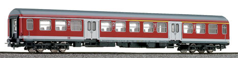 Passenger car 1st/2nd class type &quot;Halberstadt&quot; in red<br /><a href='images/pictures/Sachsenmodelle/74579.jpg' target='_blank'>Full size image</a>